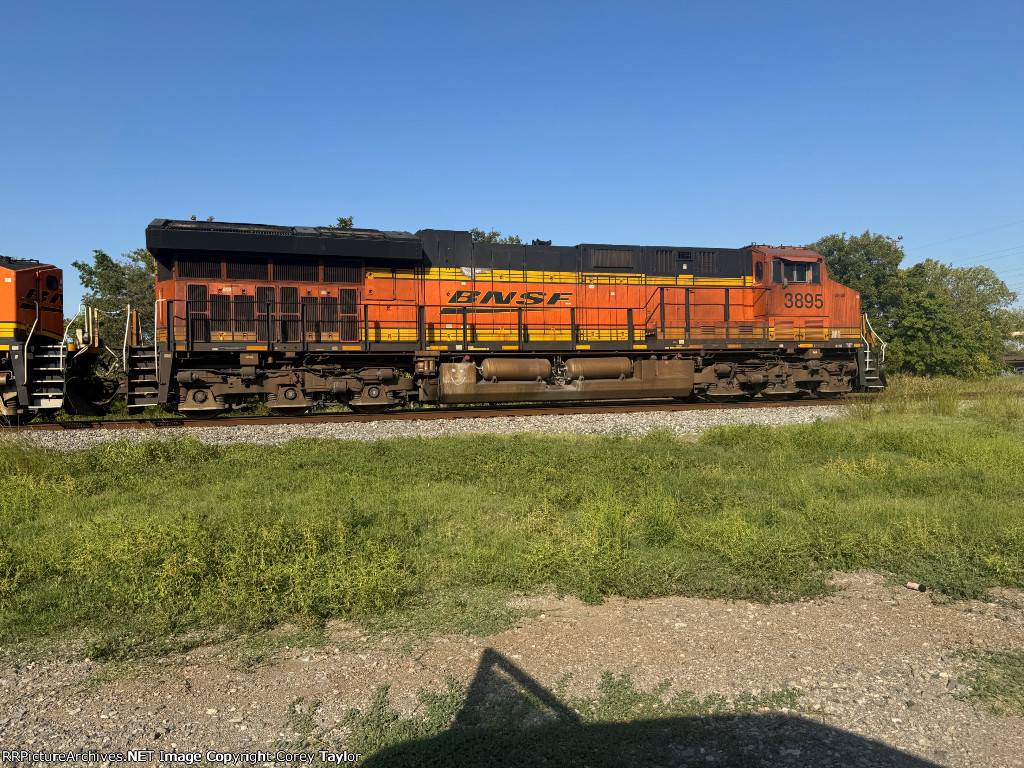 BNSF 3895